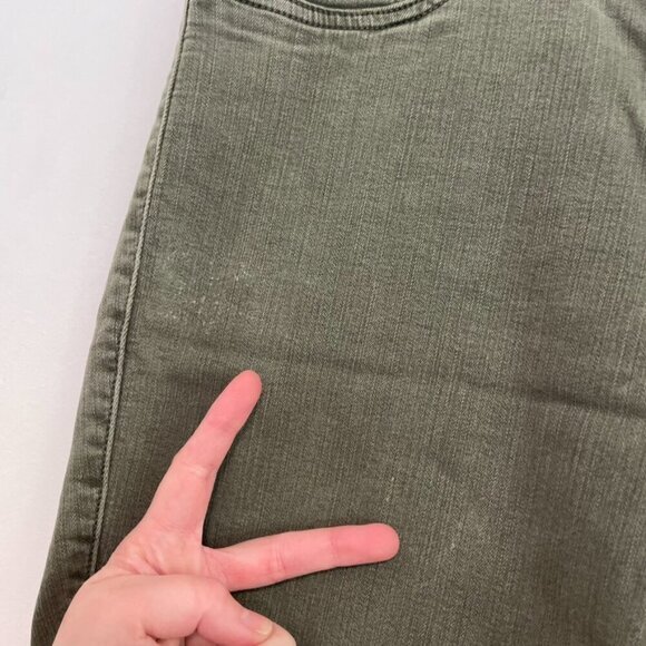 TORRID Plus Size Jegging Bermuda Shorts Olive Green 10.5" In Denim Jean Shorts - Picture 6 of 16